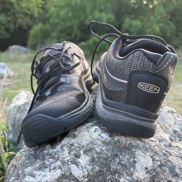 Keen women's 6.5 Terradora waterproof hiking shoes - Picture 2 of 9